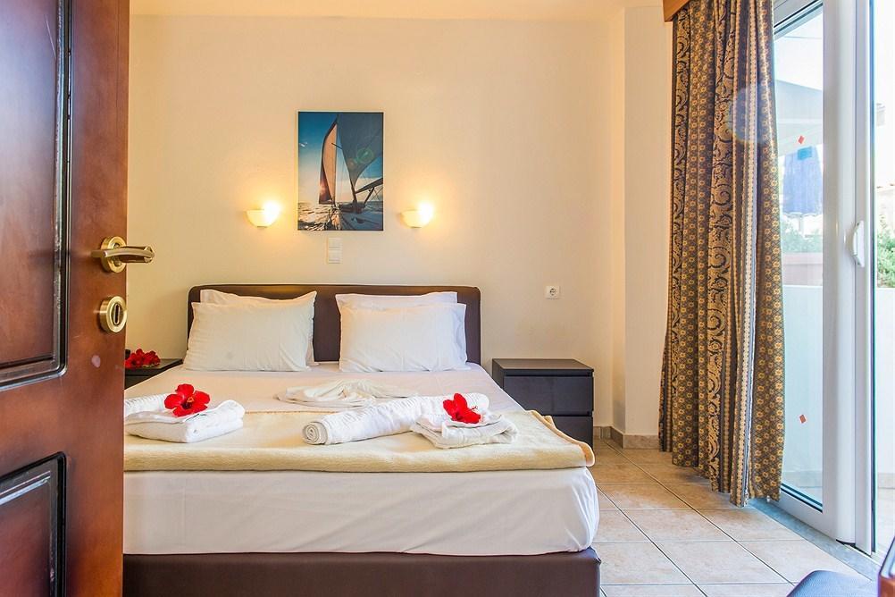 Coral Beach Hotel Ayía Marína Exteriör bild